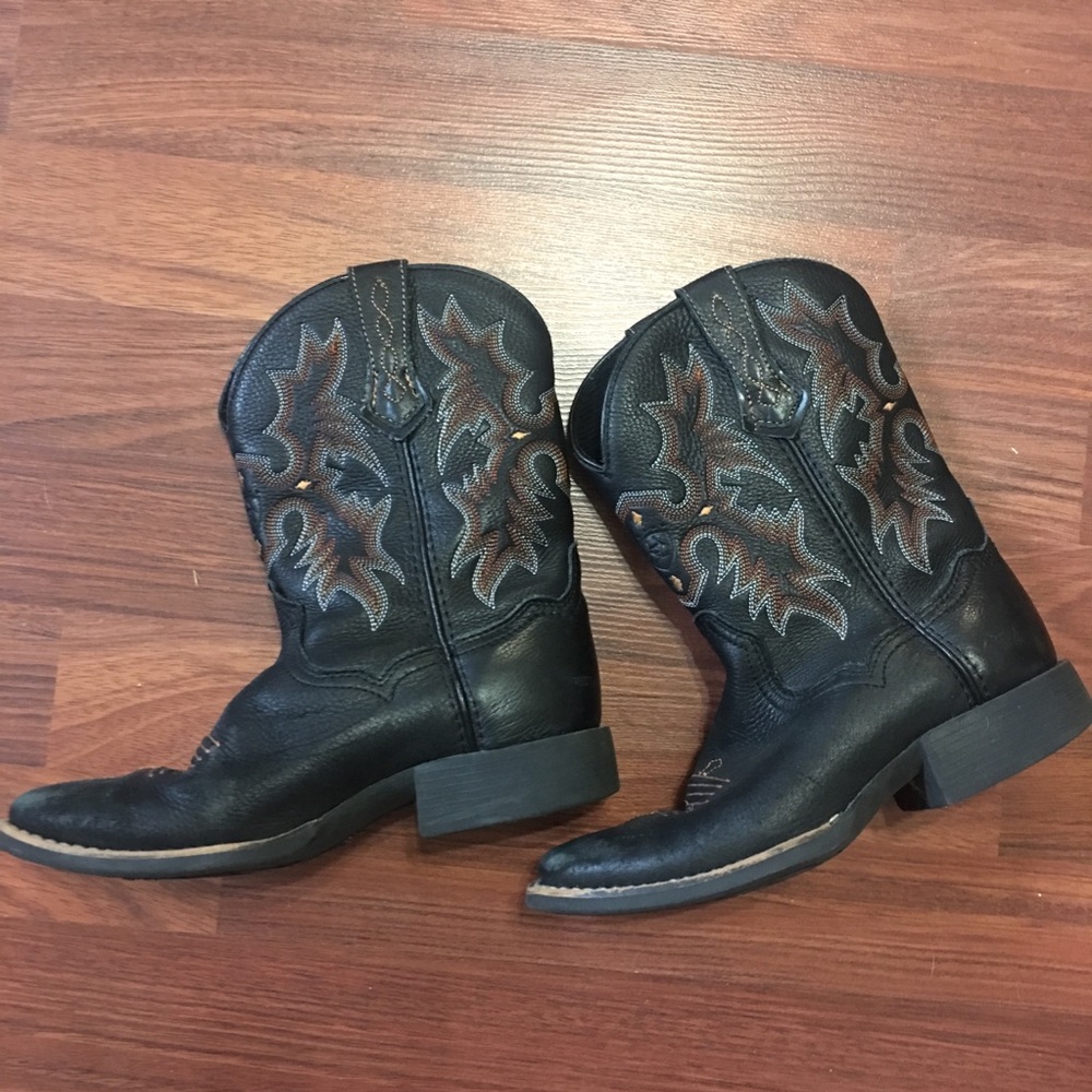 Boys youth black Ariat boots size 13.5